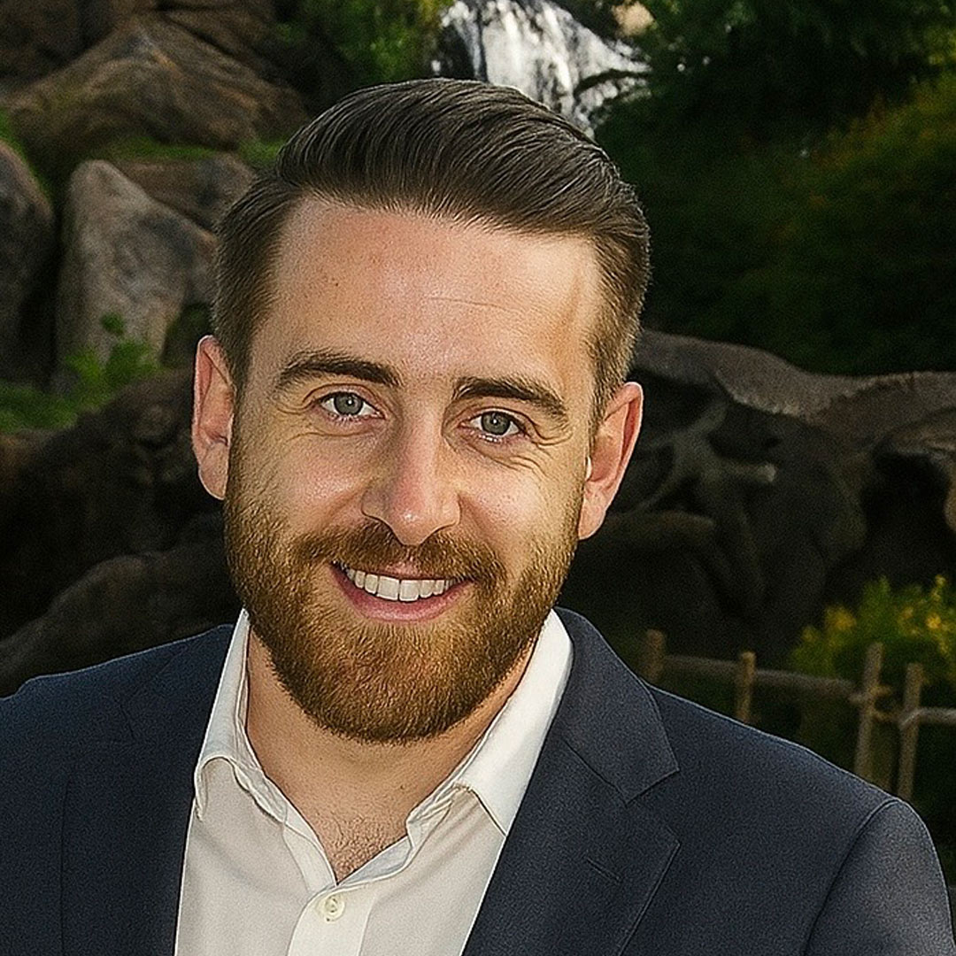 Head shot of Dr Ashley Cartwright